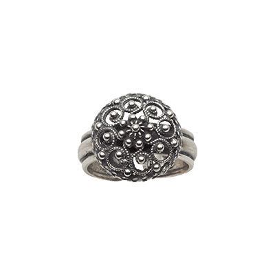 Ring, oksidert. Graffer 